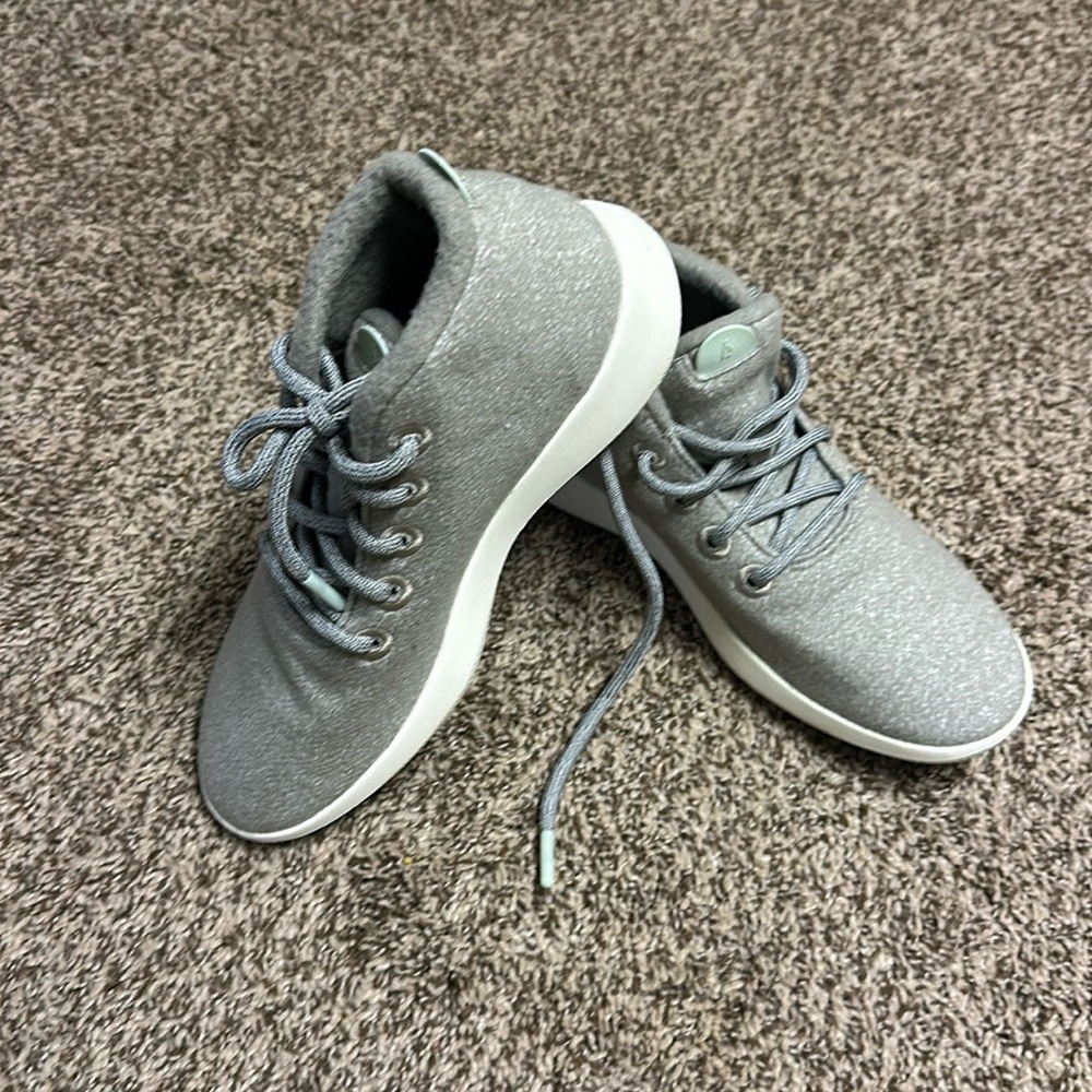 Allbirds womens high top fleece tennis shoes, size 9 women’s, grey